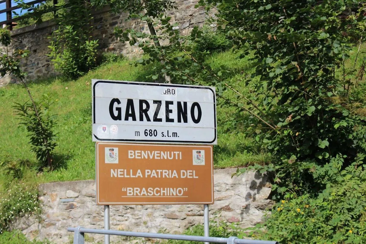 Chalet Con Piscina Garzeno Italy