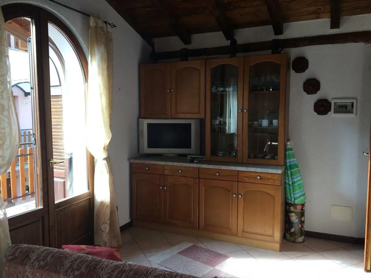 Chalet Con Piscina Garzeno