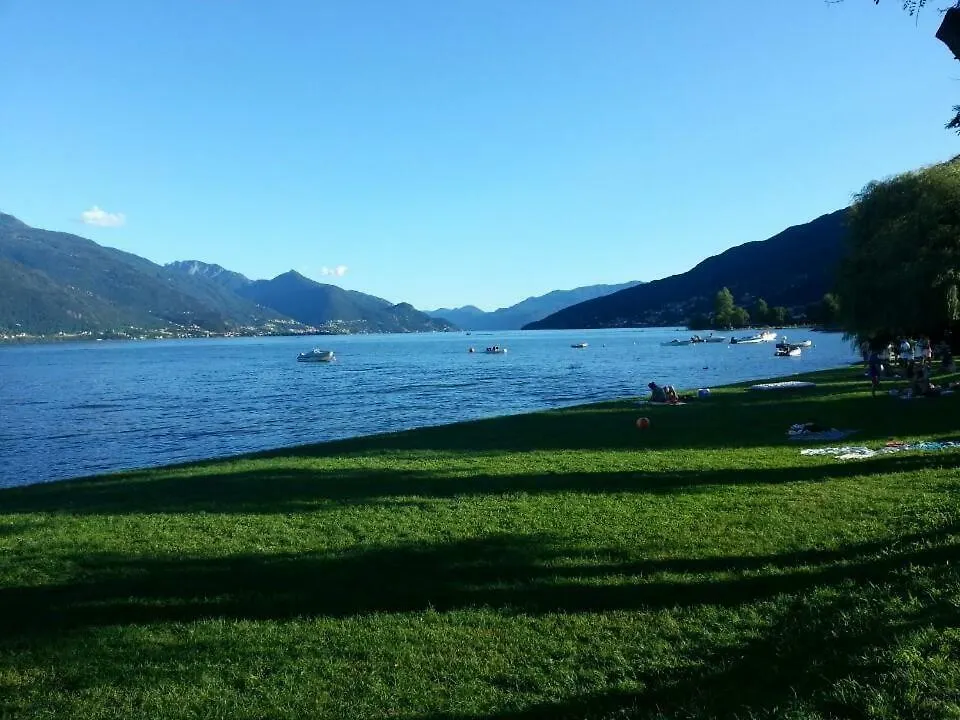 Chalet Con Piscina Garzeno 別荘