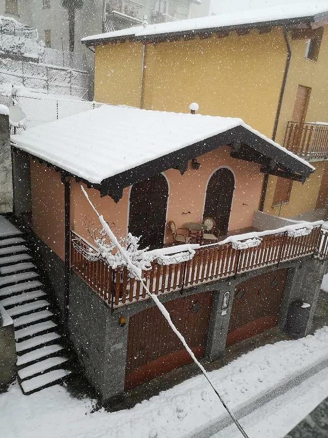 Chalet Con Piscina Garzeno